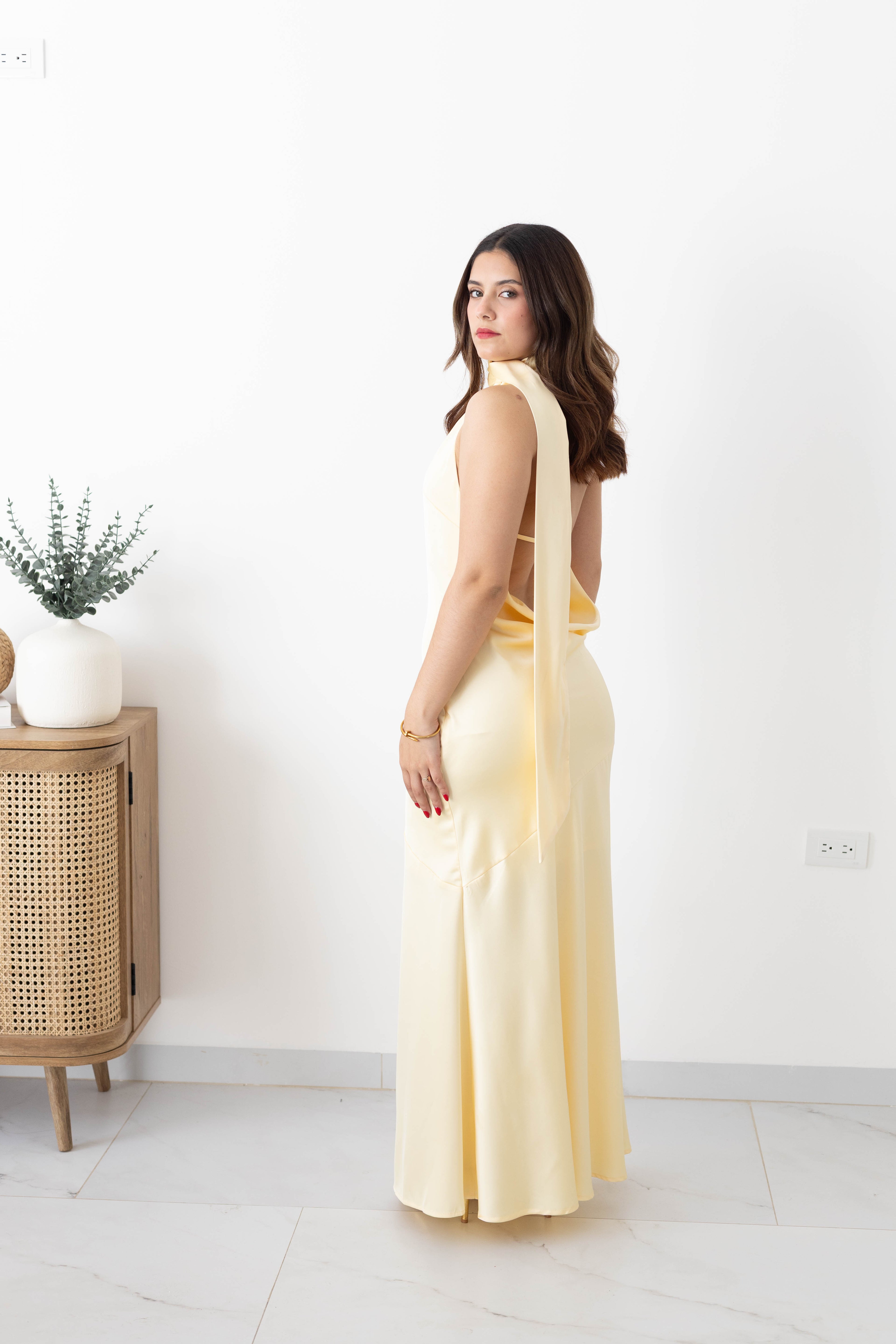 Vestido satin corbatín