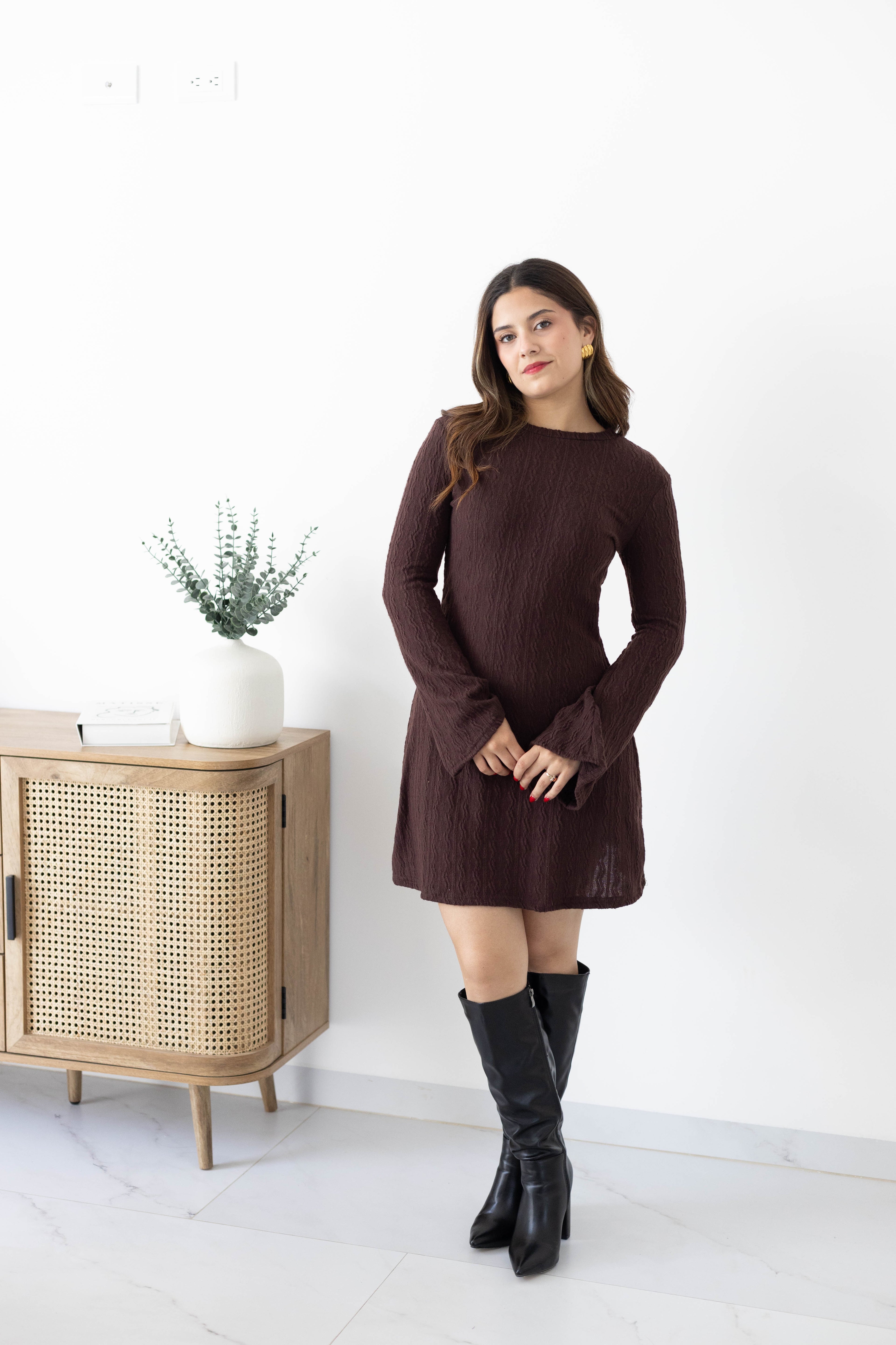 Vestido corto café manga larga