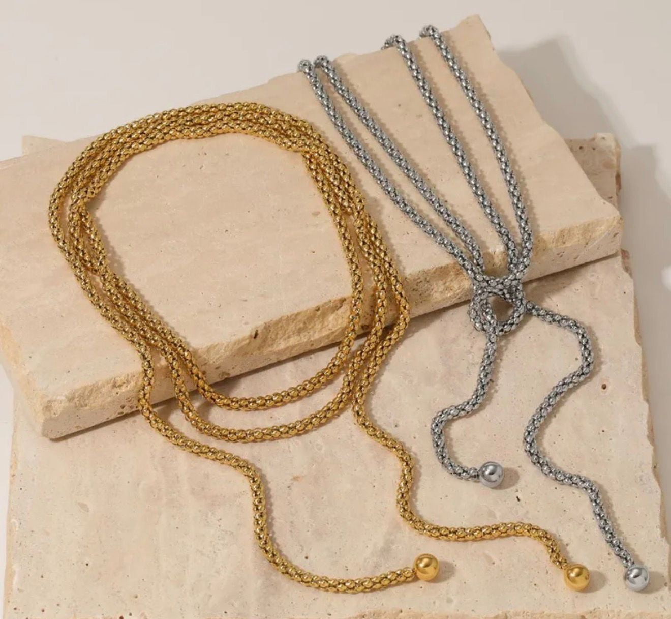 Collar corbatín
