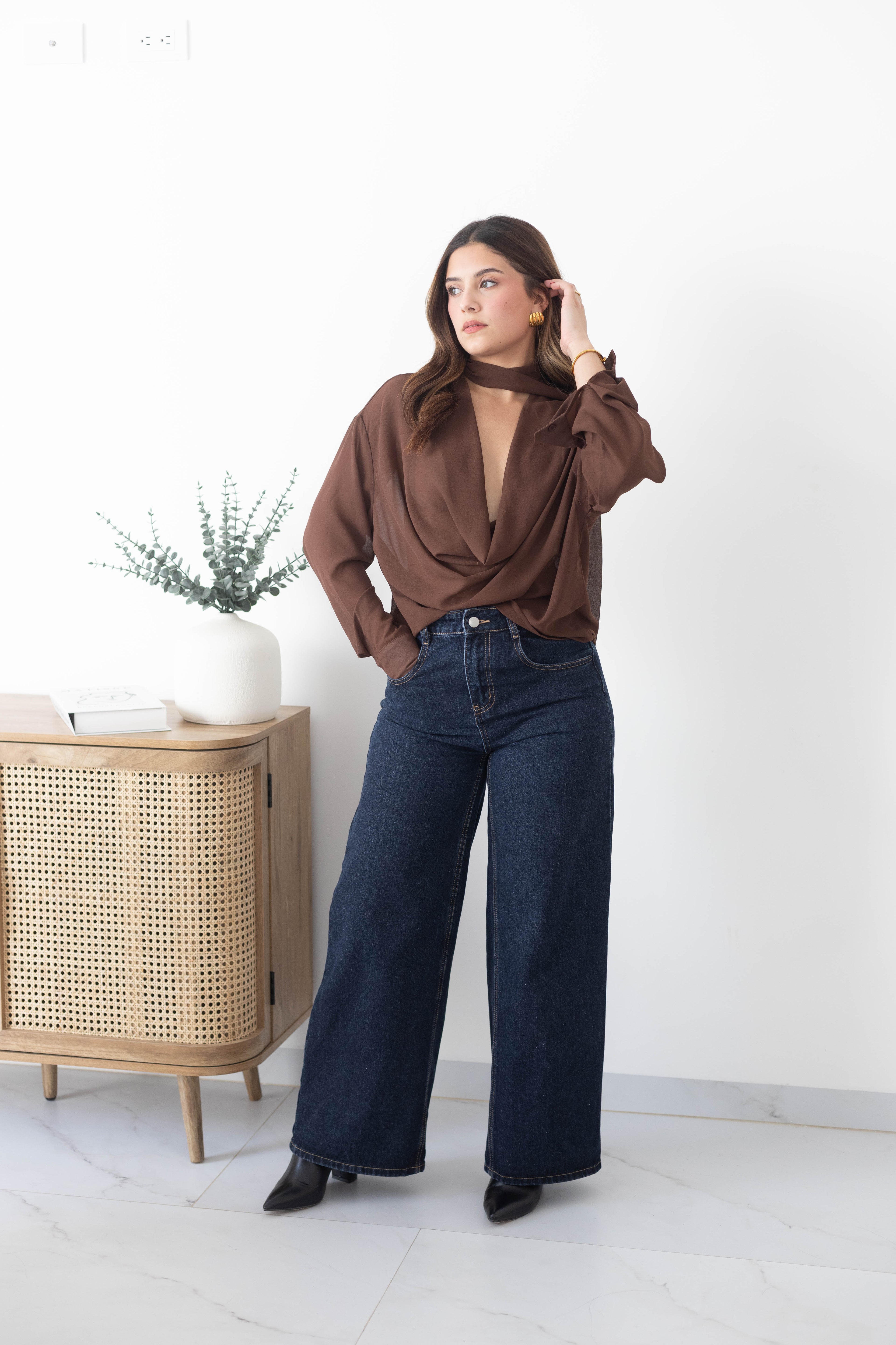 Blusa de chifón corbatín