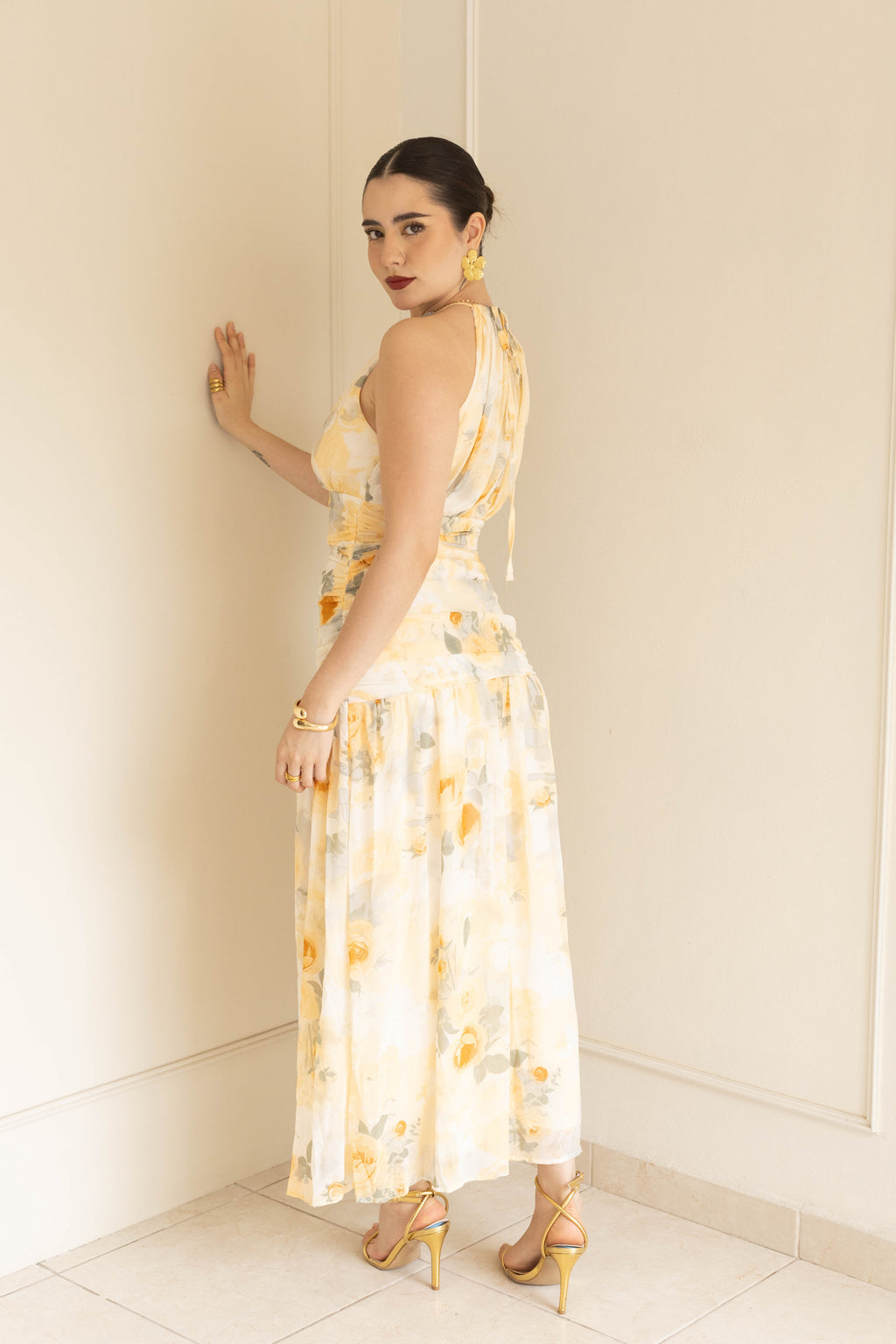 Vestido amarillo floral