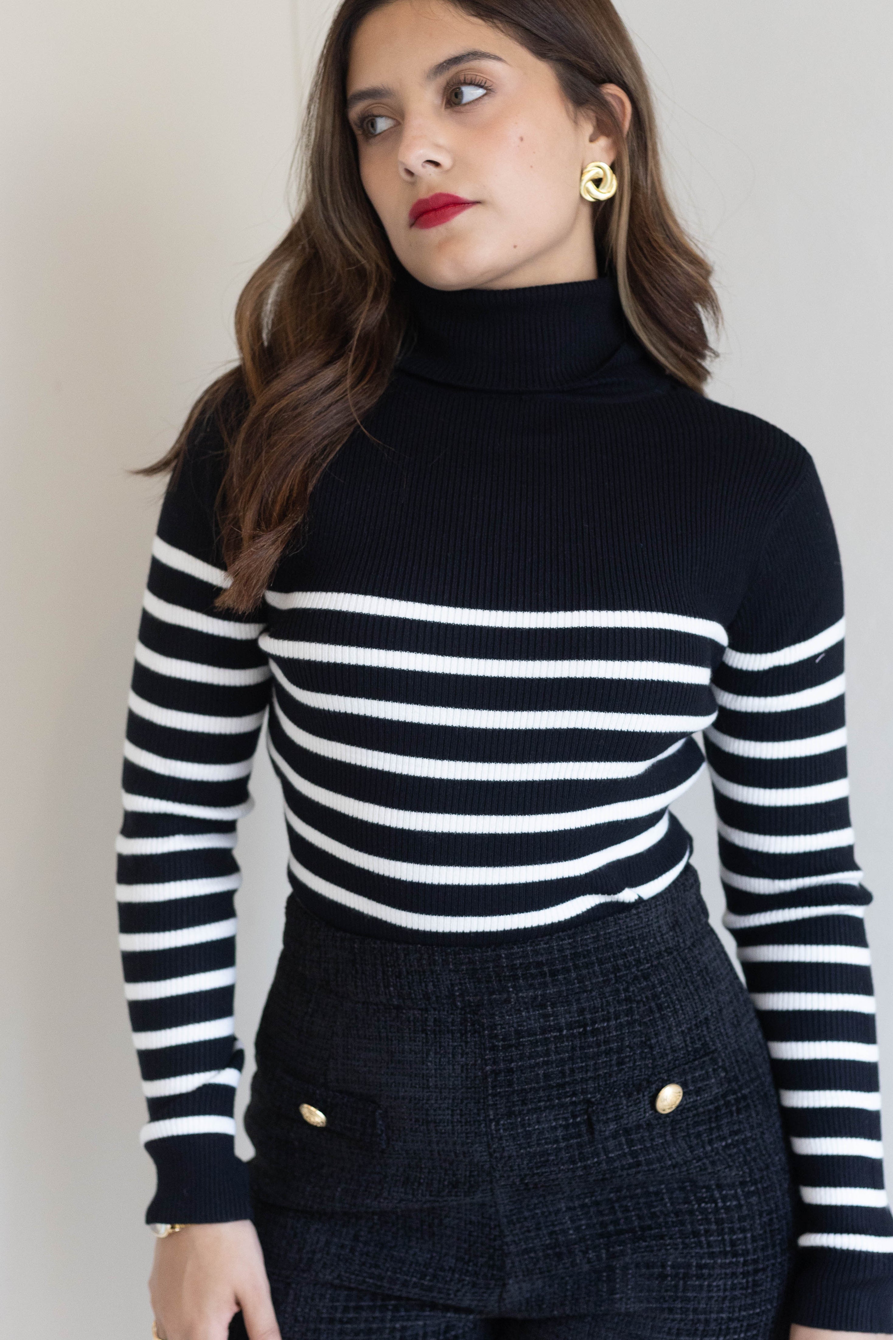 Short con botones dorado