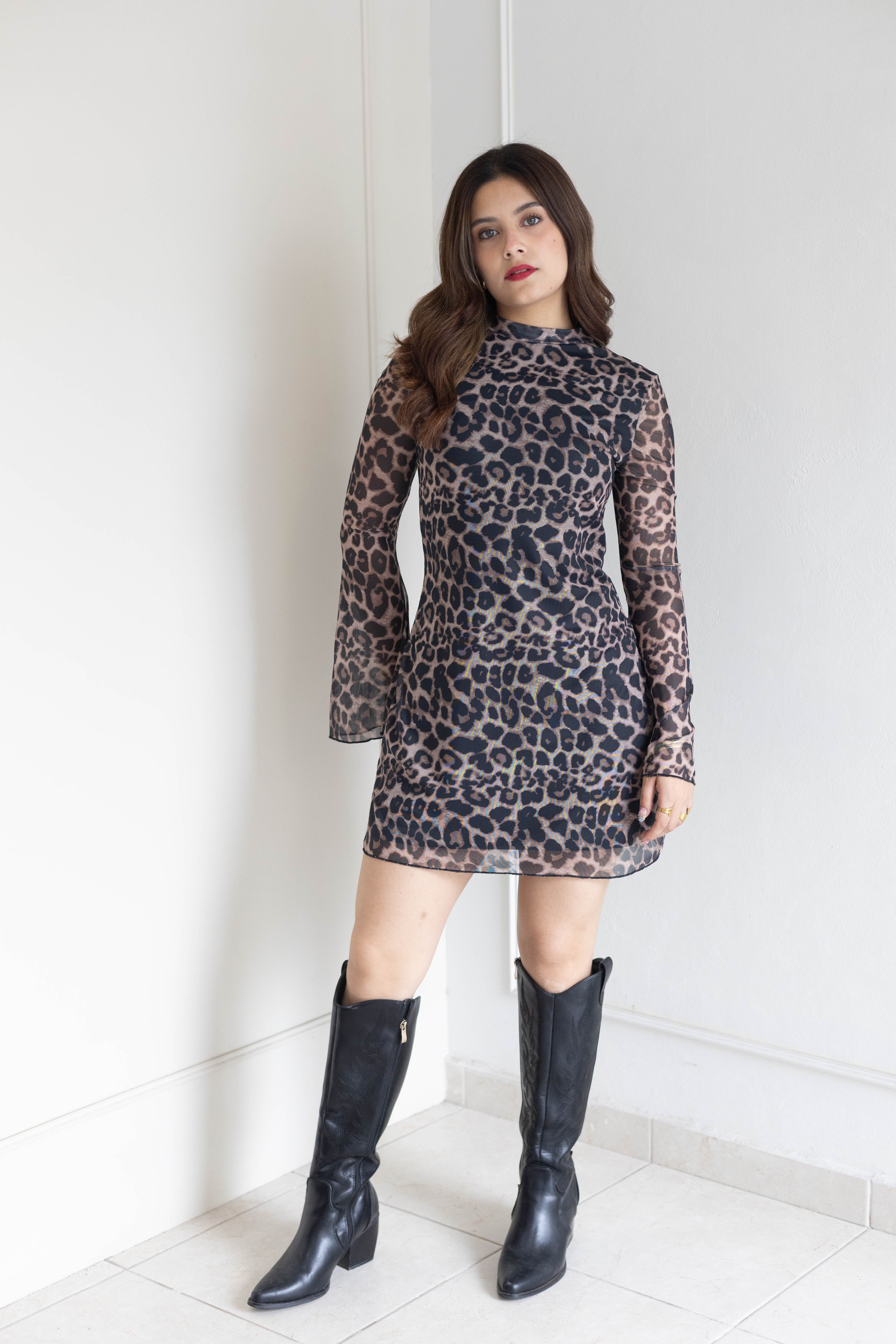 Vestido leopardo corto manga larga