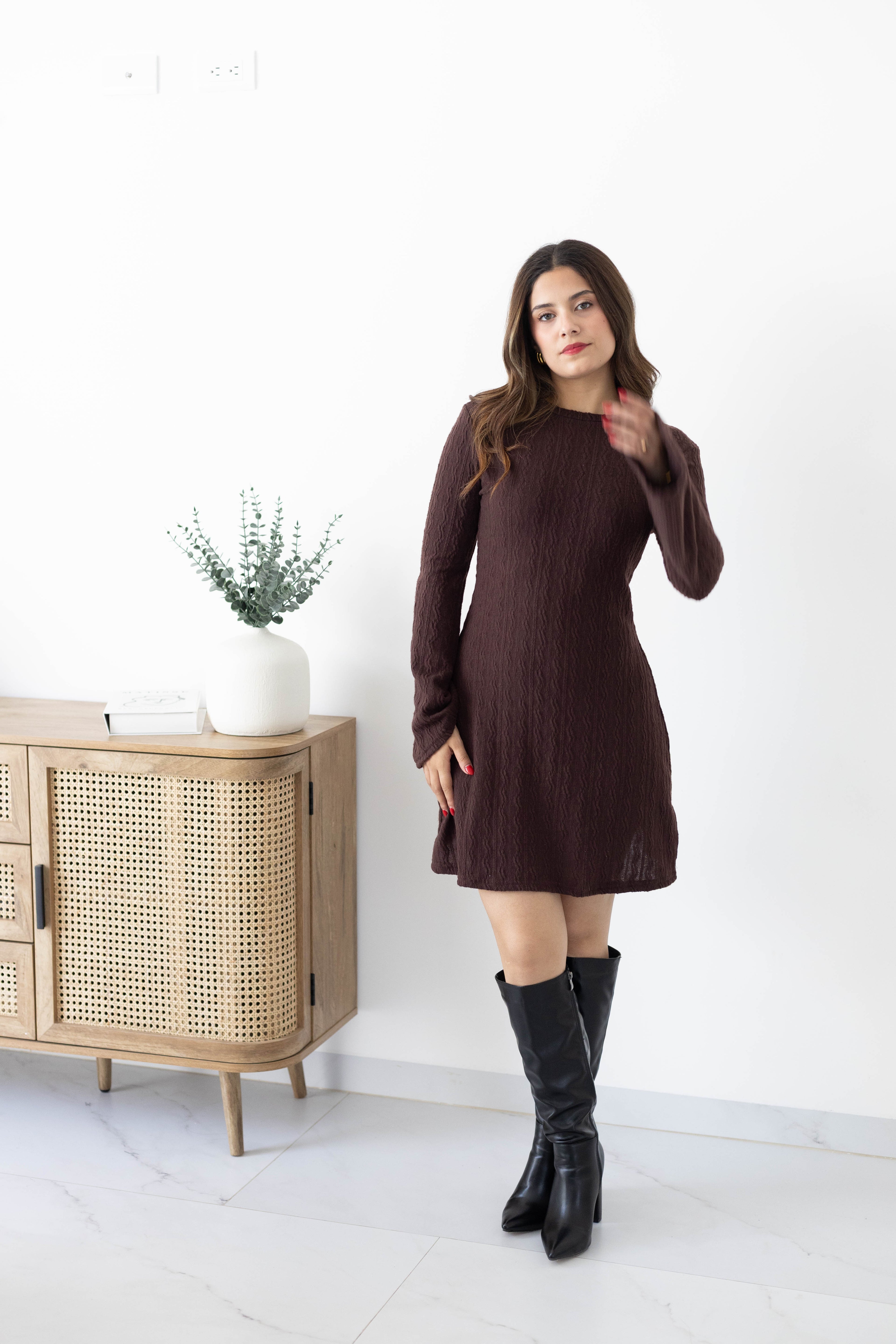 Vestido corto café manga larga