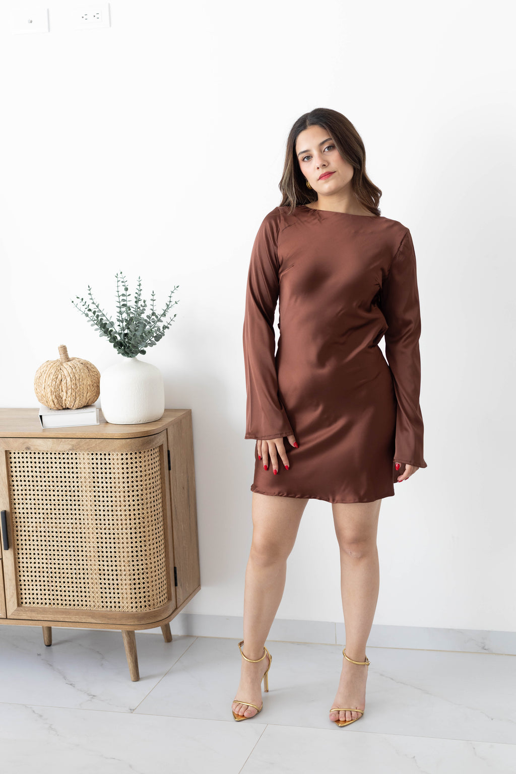 Vestido satín corto