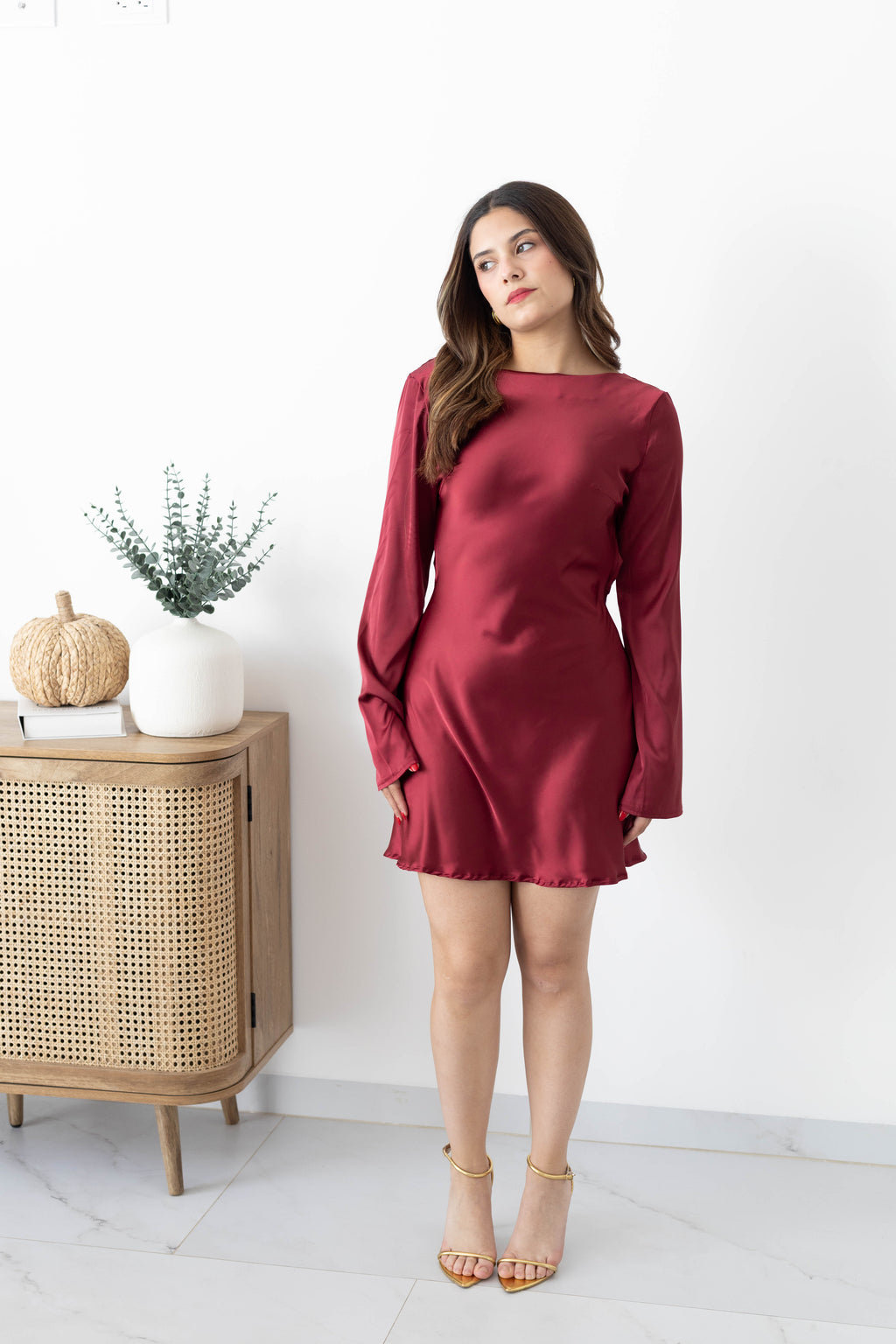 Vestido satín corto