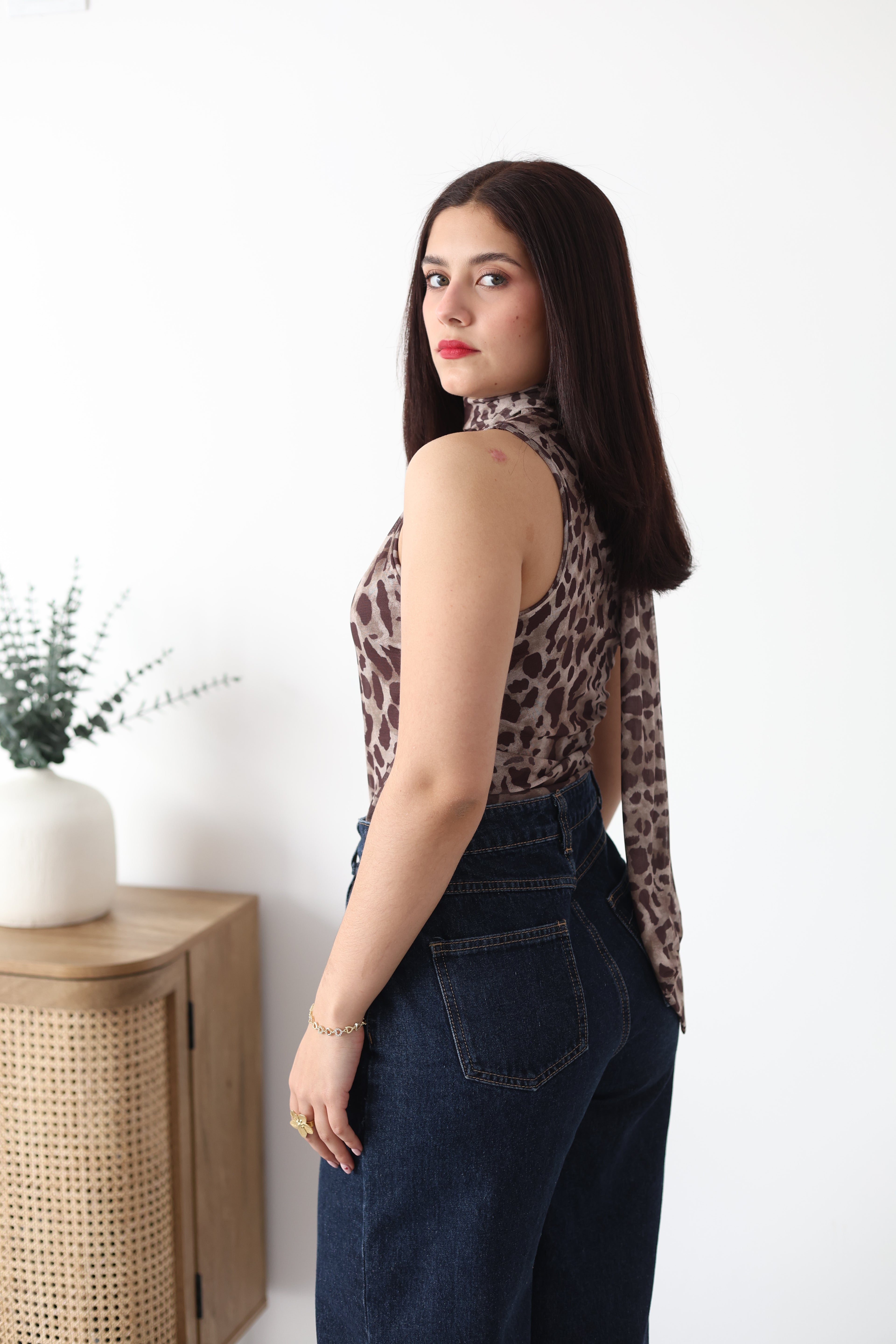 Blusa asimétrica corbatín