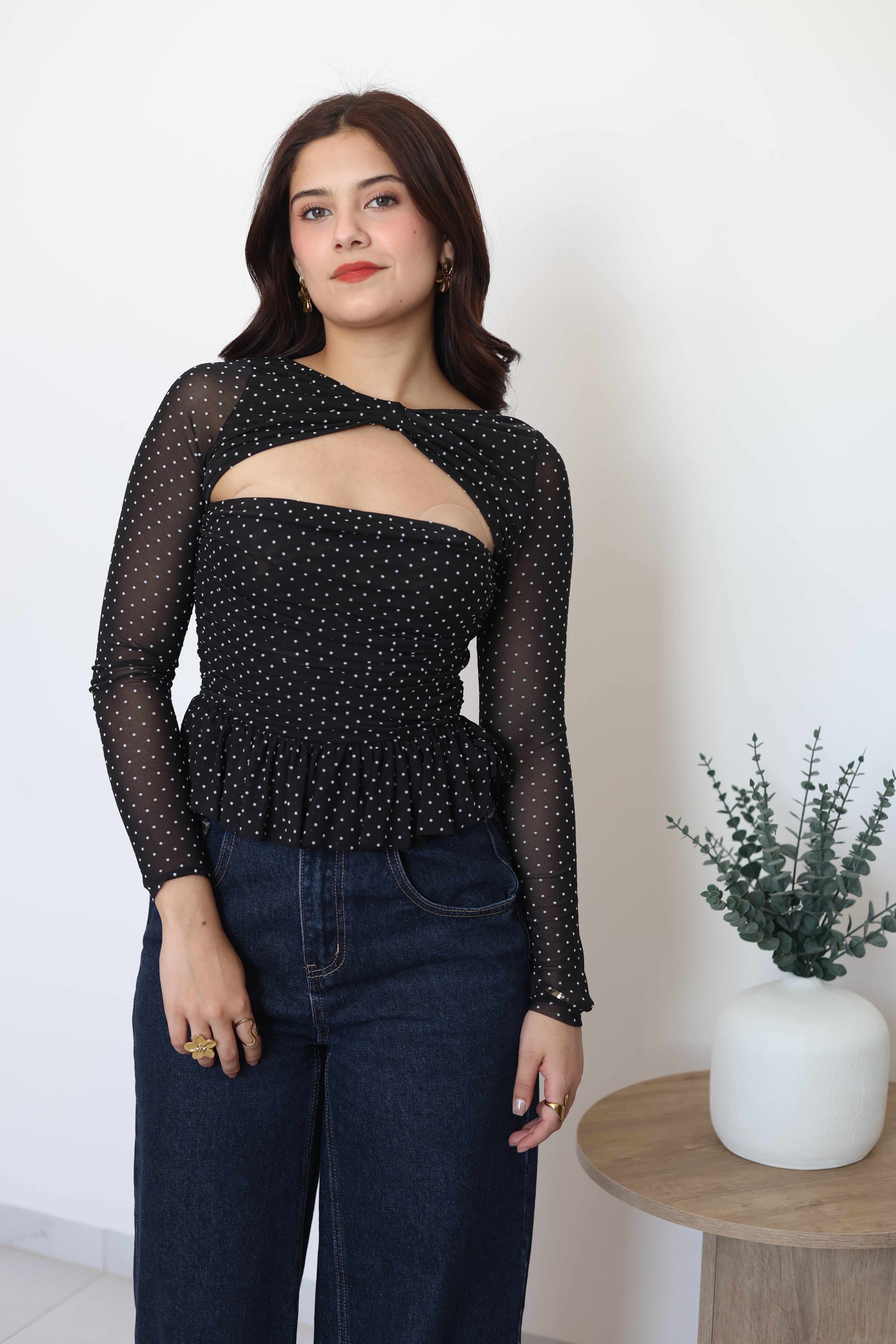Blusa negra puntos