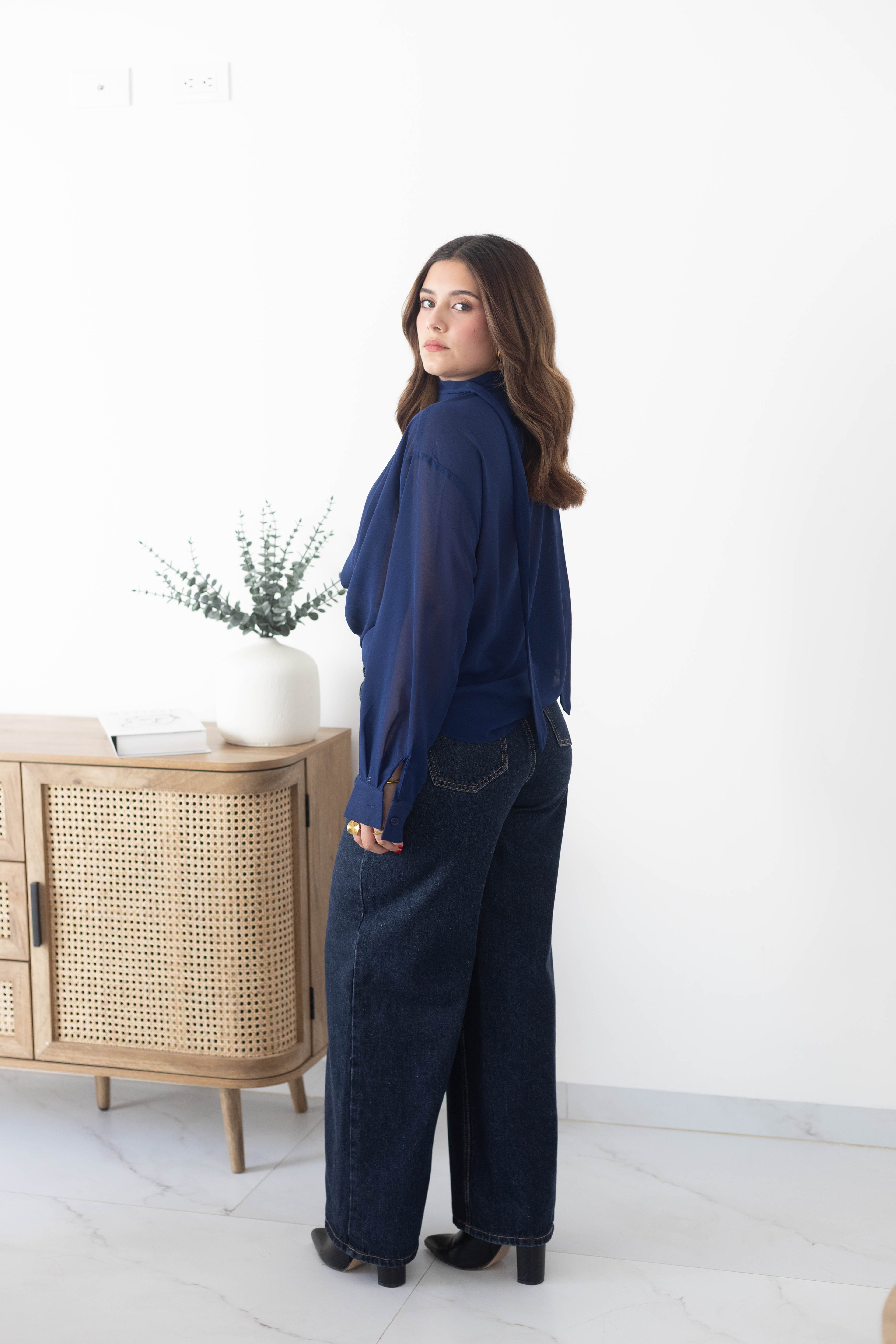 Blusa de chifón corbatín